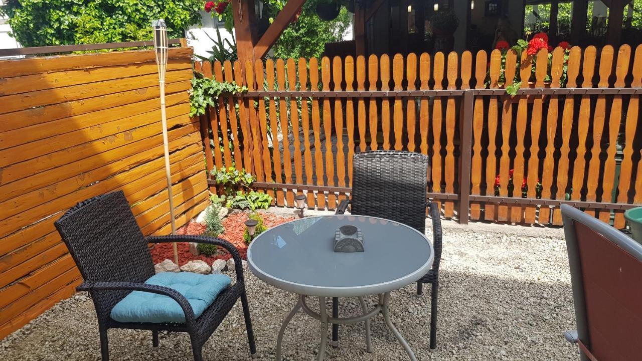Joy Guesthouse Siófok Eksteriør billede