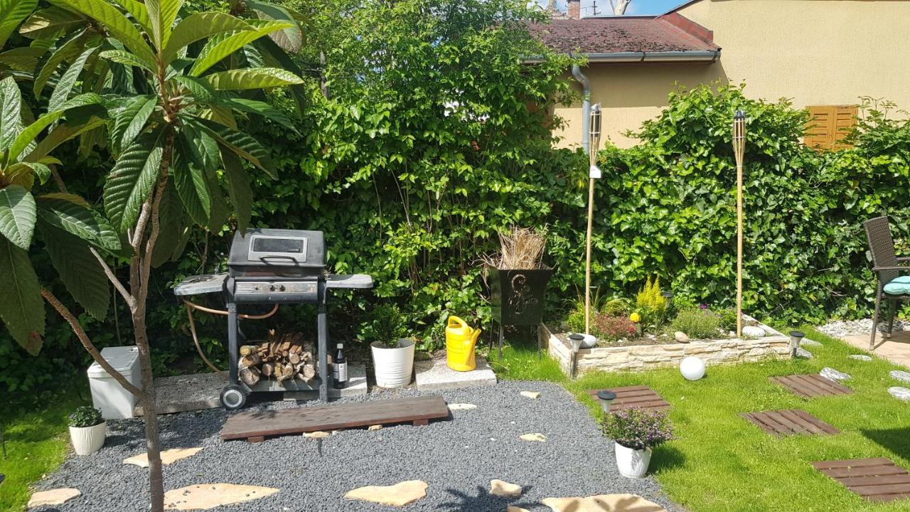 Joy Guesthouse Siófok Eksteriør billede