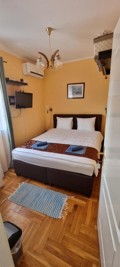 Joy Guesthouse Siófok Eksteriør billede