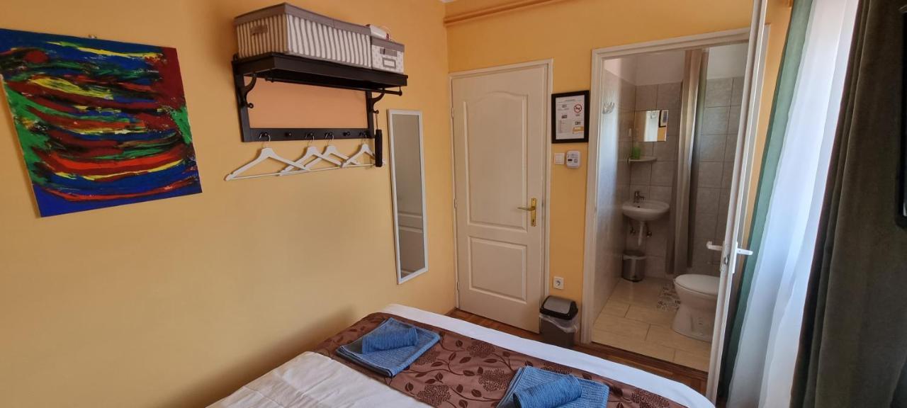 Joy Guesthouse Siófok Eksteriør billede