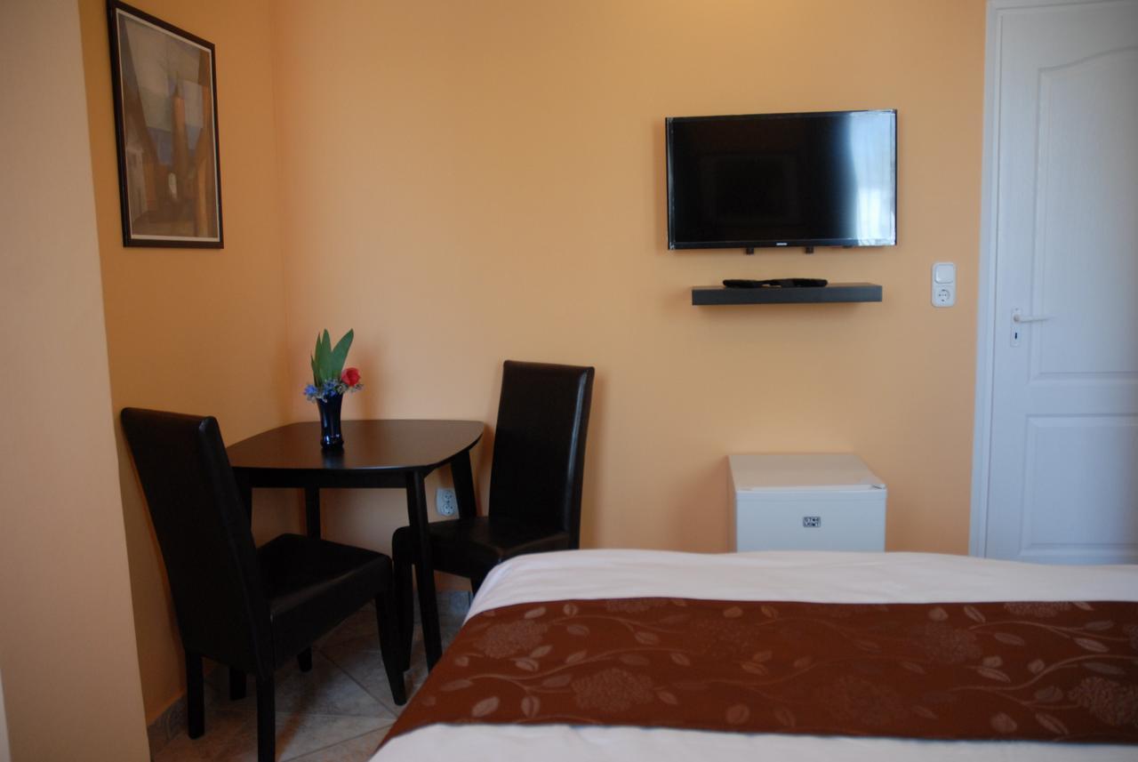 Joy Guesthouse Siófok Eksteriør billede